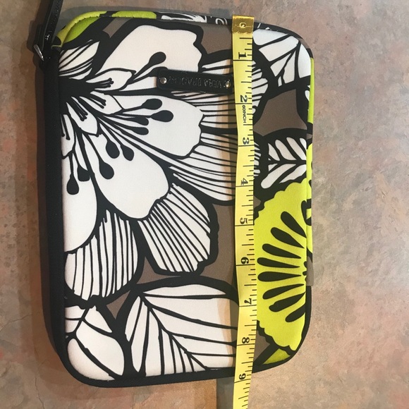 Vera Bradley IPad tablet case - Picture 3 of 7